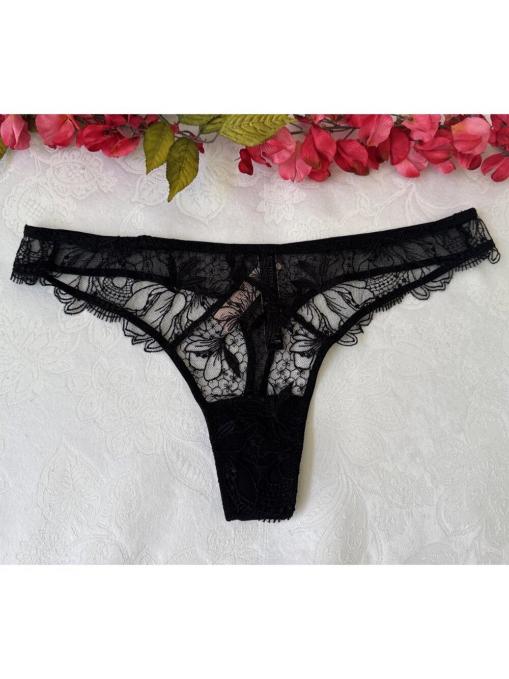 VICTORIA'S SECRET M VERY SEXY EMBROIDERED BLACK FLORAL THONG PANTIES NWT $30